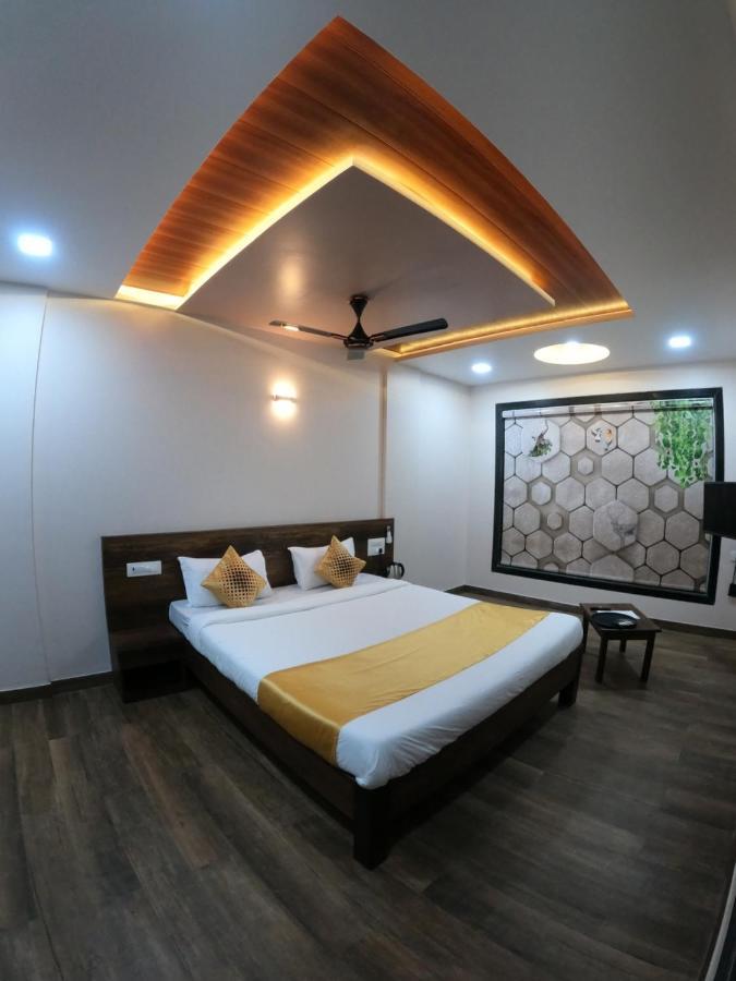 Jimmy Beach Resort Alībāg Ngoại thất bức ảnh