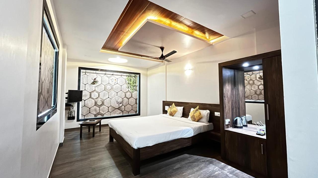 Jimmy Beach Resort Alībāg Ngoại thất bức ảnh